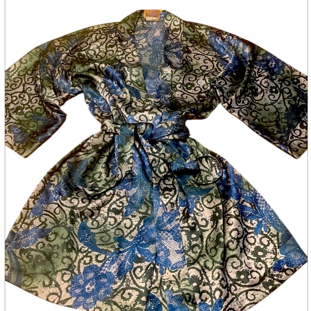 CALIFORNIA DYNASTY Vintage satin robe